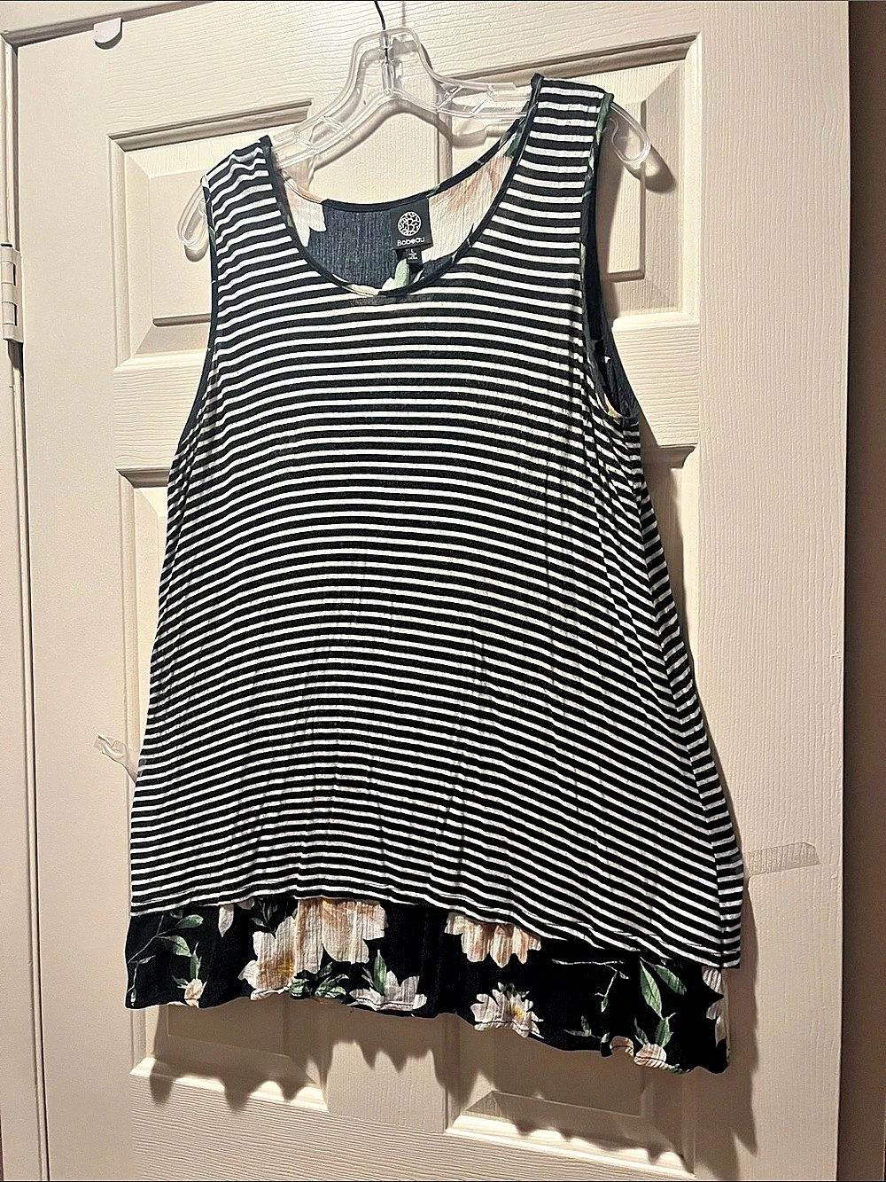 Bobeau Striped Floral Hem Tank Top in Black & White Large good condition